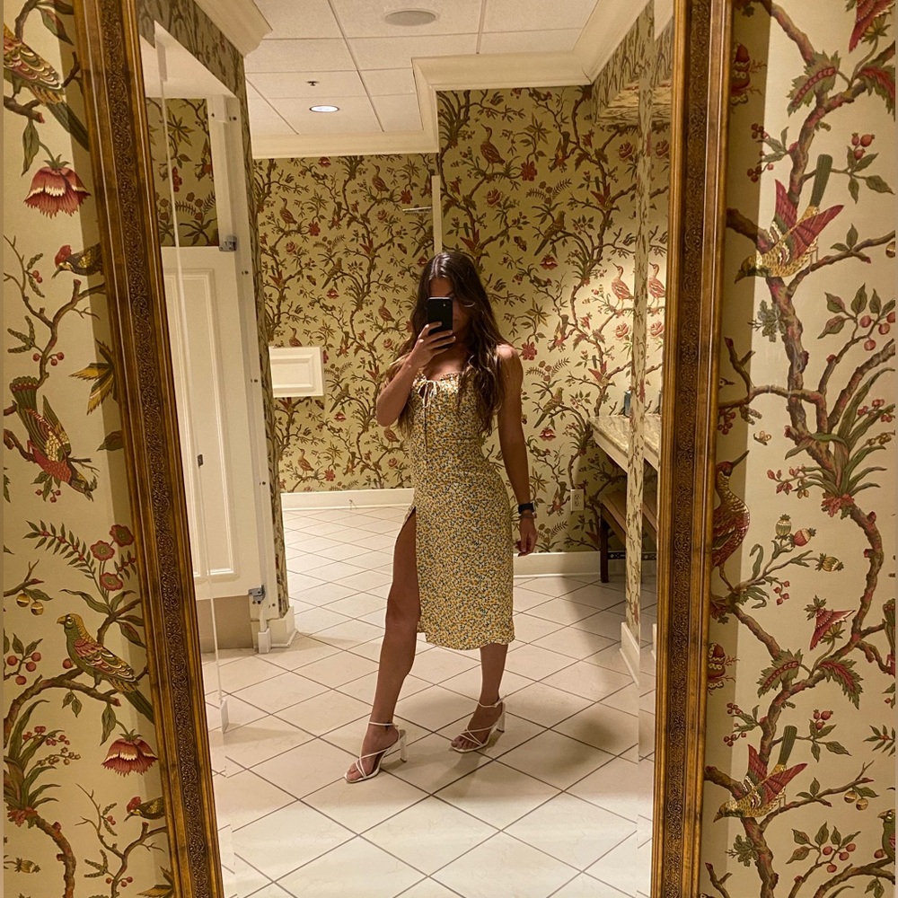 Meet your Posher, Ally